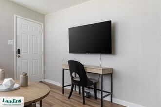 5704 W Thomas Rd in Phoenix, AZ - Building Photo - Building Photo