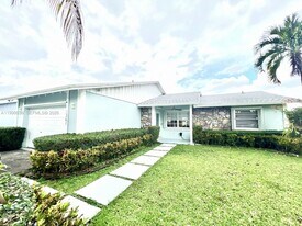1361 N Fieldlark Ln in Homestead, FL - Building Photo