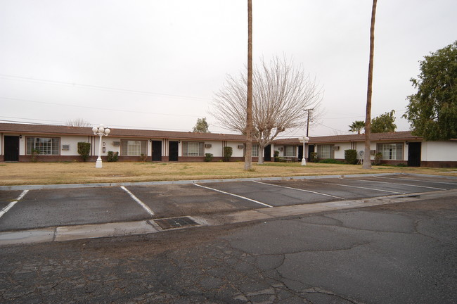 Ocean View Apartments in Blythe, CA - Foto de edificio - Building Photo