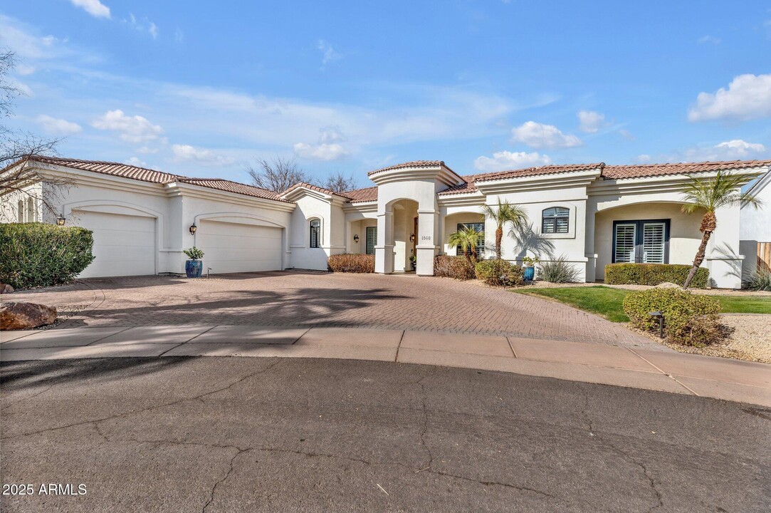 1560 W Augusta Ave in Phoenix, AZ - Building Photo