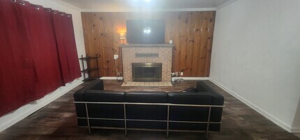 406 NE 74th St in Gladstone, MO - Building Photo - Building Photo