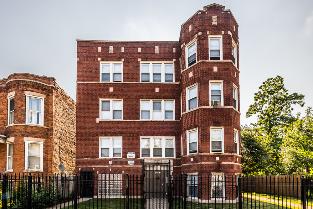 7825 S Emerald Ave in Chicago, IL - Building Photo