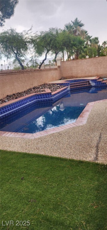 744 Descartes Ave in Henderson, NV - Building Photo - Building Photo