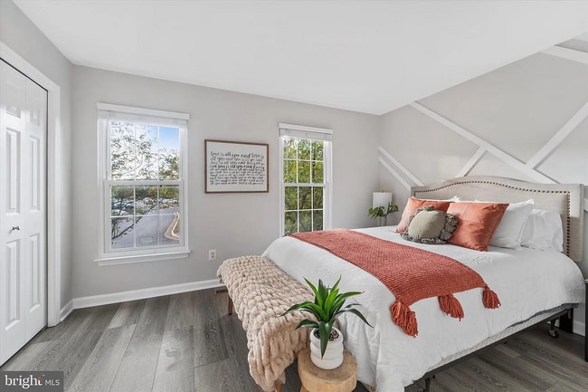 21092 Lost Moccasin Terrace in Ashburn, VA - Building Photo - Building Photo