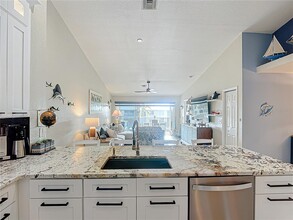 2000 Bal Harbor Blvd in Punta Gorda, FL - Foto de edificio - Building Photo