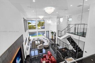 32 N Bounty Ln in Key Largo, FL - Building Photo - Building Photo