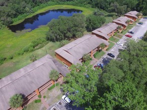 Palm Lake Apartments in Ocala, FL - Foto de edificio - Building Photo