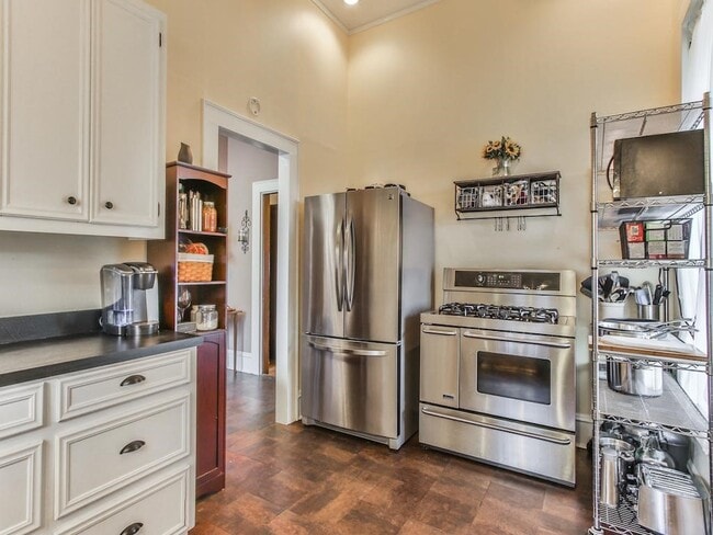 property at 509 E Luhn St