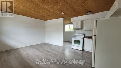 280-280 River Rd E in Wasaga Beach, ON - Building Photo - Building Photo