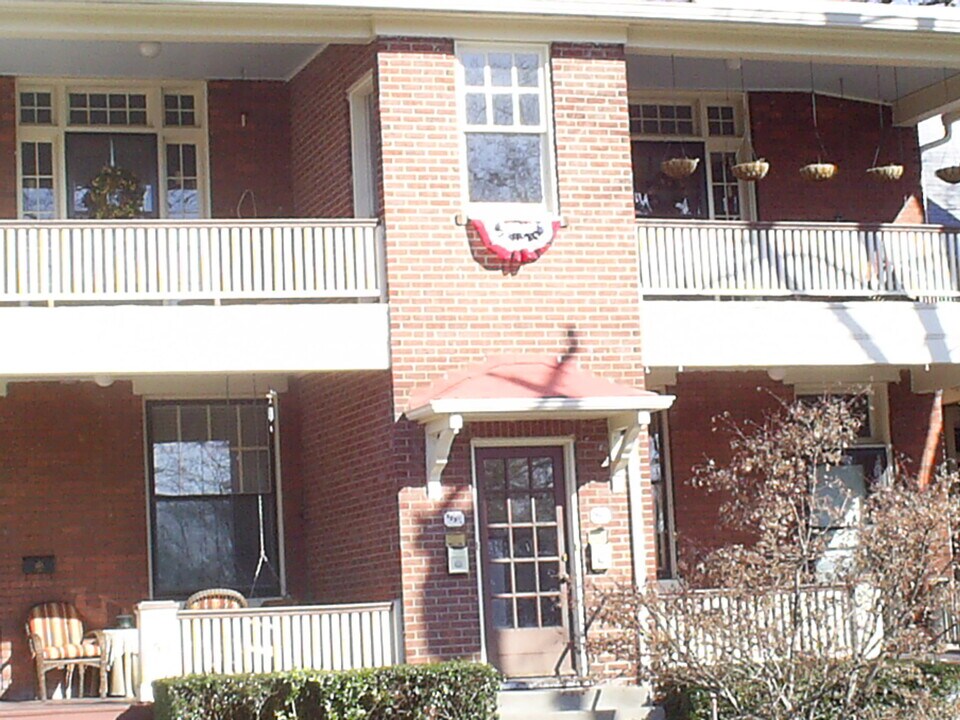 155 Holbrook Ave, Unit 1 in Danville, VA - Foto de edificio