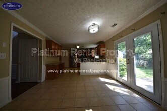 1325 Holleybrooke Dr in Alpharetta, GA - Foto de edificio - Building Photo