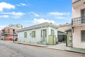 1300 Chartres St in New Orleans, LA - Foto de edificio - Building Photo