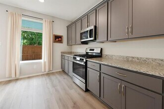 3225 Hampton Dr in Richland Hills, TX - Building Photo - Building Photo