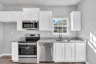 213 Lomond St in Longview, TX - Foto de edificio - Building Photo