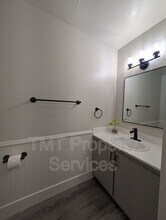 4068 Weymouth Ln in Sacramento, CA - Building Photo - Building Photo