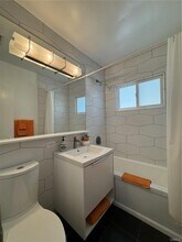 1622 Foothill Blvd in La Canada Flintridge, CA - Building Photo - Building Photo