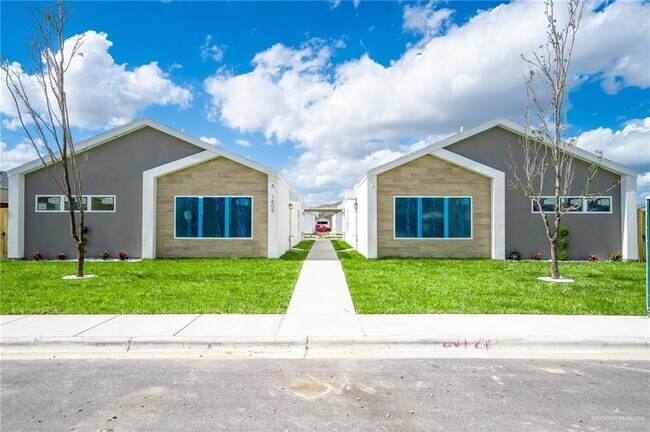 1405 E Hibiscus Ave-Unit -2 in McAllen, TX - Building Photo - Building Photo