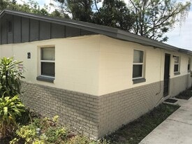 64 Taylor Ave in Eatonville, FL - Building Photo