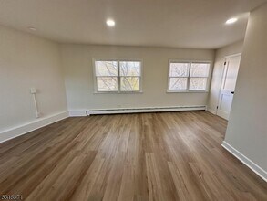547 Valley Rd in Montclair, NJ - Building Photo - Building Photo
