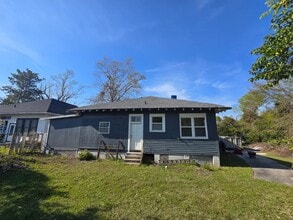 311 Jl Lomax Dr in Valdosta, GA - Foto de edificio - Building Photo