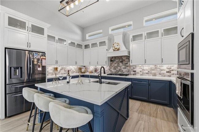 27 Ensenada Ave in McAllen, TX - Building Photo - Building Photo