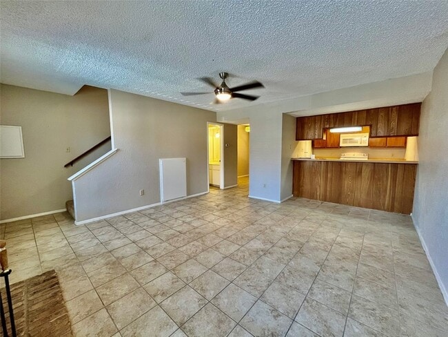 1247 Dallas Dr in Denton, TX - Building Photo - Building Photo