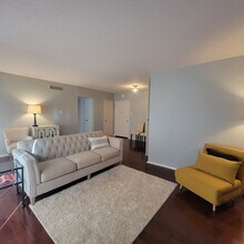 700 E 9th St in Little Rock, AR - Foto de edificio - Building Photo