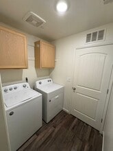 717 W Perez Ave in Visalia, CA - Building Photo - Building Photo