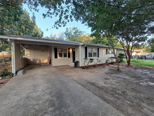 6203 Live Oak St in Greenville, TX - Building Photo
