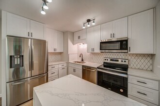 4734 N Springs Rd NW in Kennesaw, GA - Building Photo - Building Photo