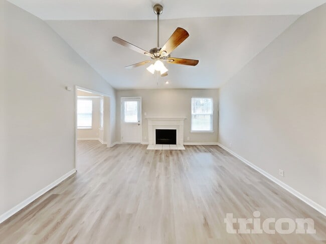 1116 S Hampton Cl in Nashville, TN - Foto de edificio - Building Photo