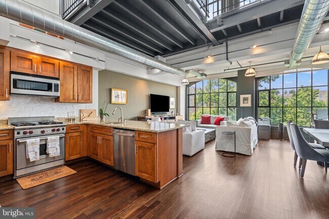 property at 1600 Clarendon Blvd