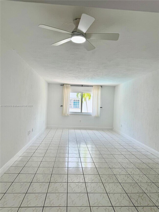 251 Galen Dr in Key Biscayne, FL - Building Photo - Building Photo