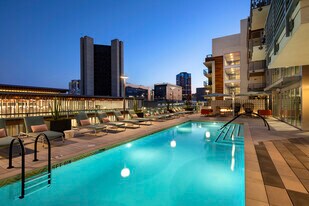 AMLI Park Broadway in Long Beach, CA - Building Photo