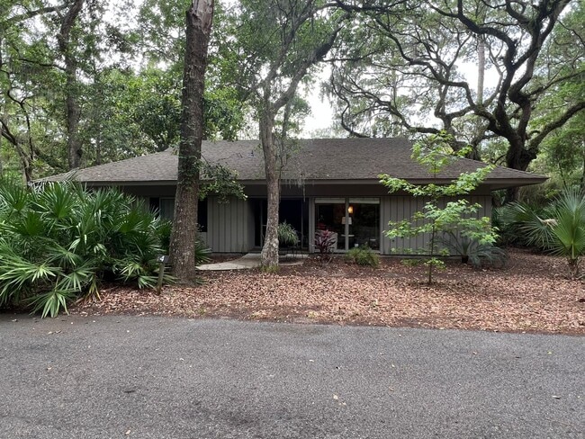 property at 4 Pender Ln