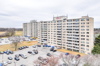 21 Kendale Court Apartments in Hamilton, ON - Building Photo - Building Photo