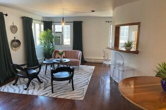 700 W Bittersweet Pl in Chicago, IL - Foto de edificio - Building Photo