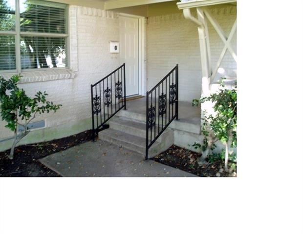 8942 Clearwater Dr in Dallas, TX - Building Photo - Building Photo