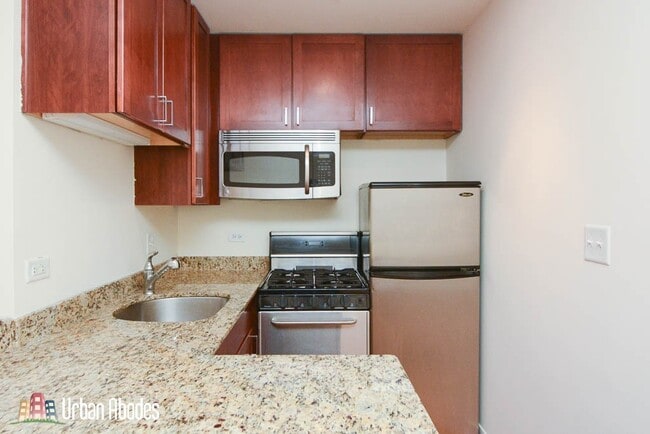 637 W Wrightwood Ave, Unit A06C