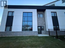 4400 Laurier Pkwy in Lasalle, ON - Building Photo