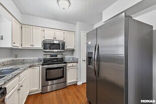 4131 Kaplan Dr in Raleigh, NC - Building Photo