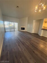 5040 S Rainbow Blvd in Las Vegas, NV - Building Photo - Building Photo