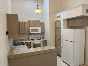 204 Cutlass Dr in El Paso, TX - Building Photo - Building Photo