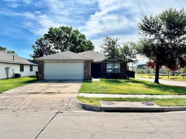 property at 2200 Lookout Ln