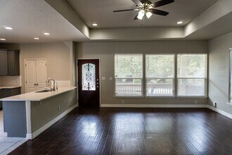 1019 W Rosewood Ave in San Antonio, TX - Foto de edificio - Building Photo