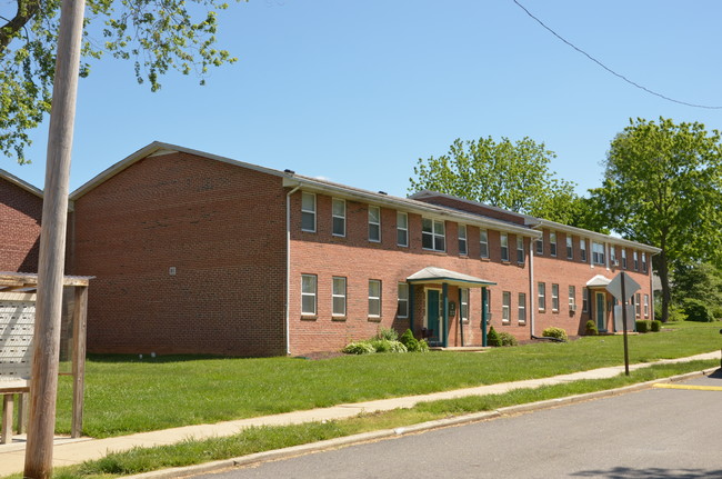 Whitehall Acres Apartments in Oxford, PA - Building Photo - Building Photo