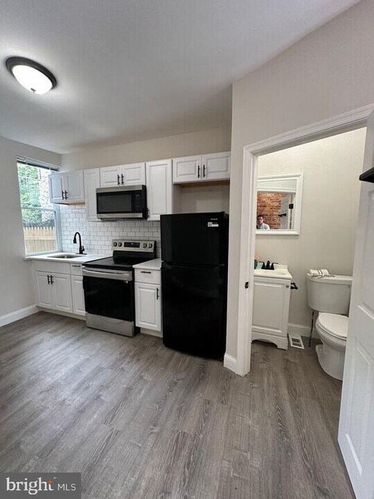 3205 Latona St in Philadelphia, PA - Building Photo