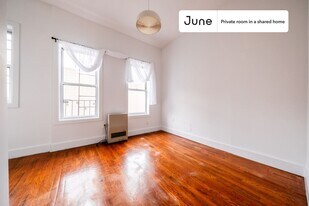 Room in Shared 3 bed/1 bath home in Brooklyn, NY - Building Photo