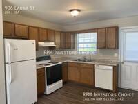 906 Laura St photo'