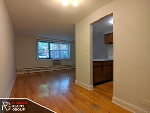 665 W Wrightwood, Unit #660-101 in Chicago, IL - Building Photo - Building Photo